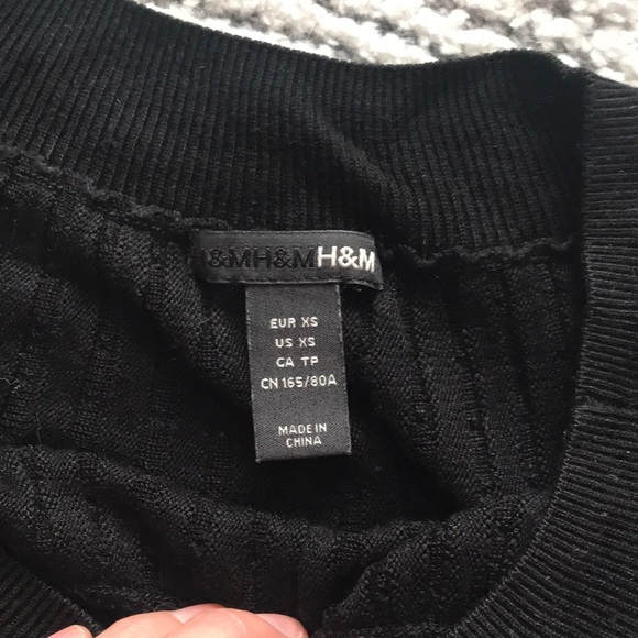 H&M 3/4 length bell sleeve sweater - Picture 2 of 2